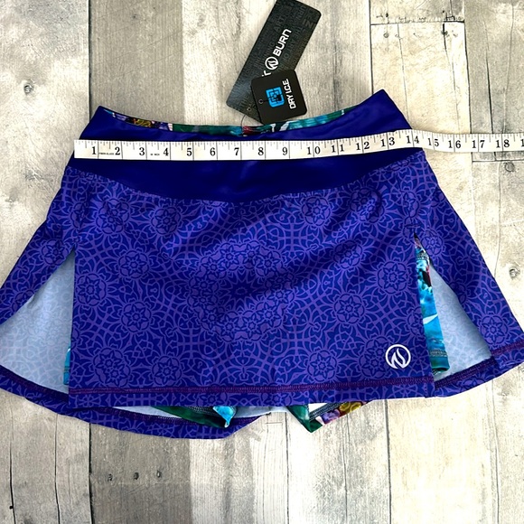 INK n BURN VIOLET MANDALA Technical Fabric Sports Skirt  Size 2 - Picture 10 of 12